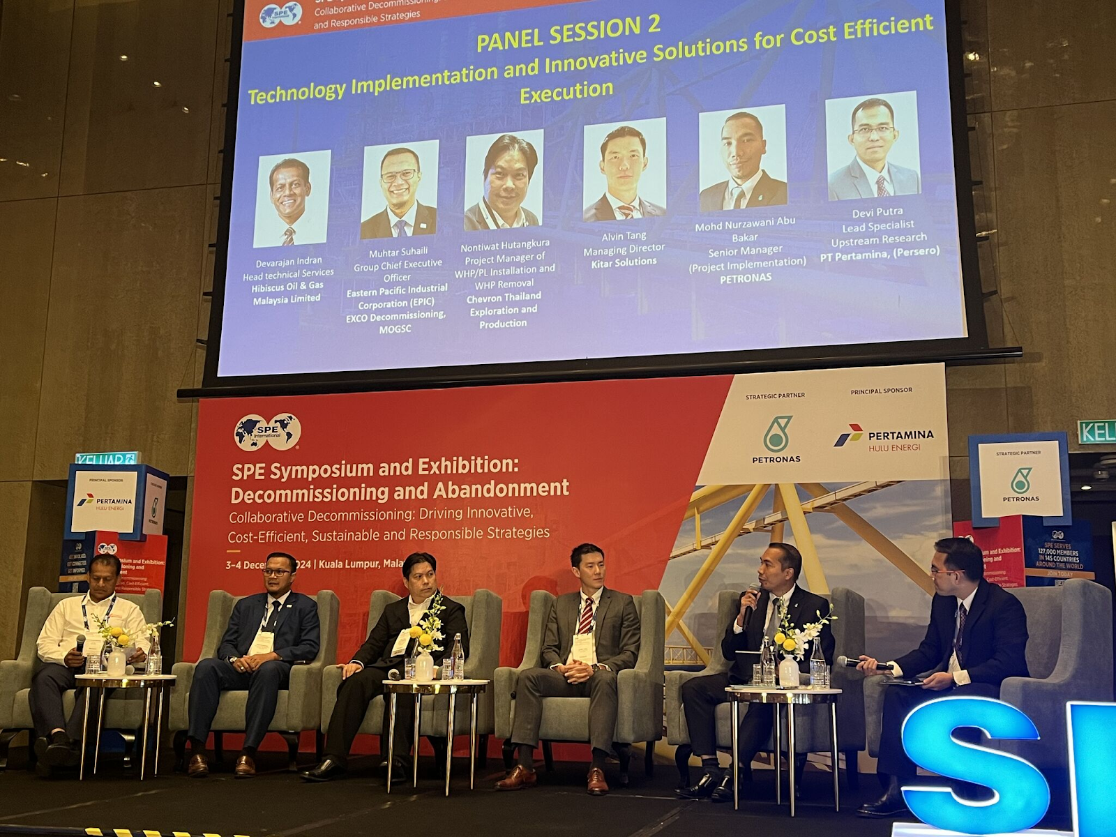 Panel session with stakeholders discussing regional decom strategies
